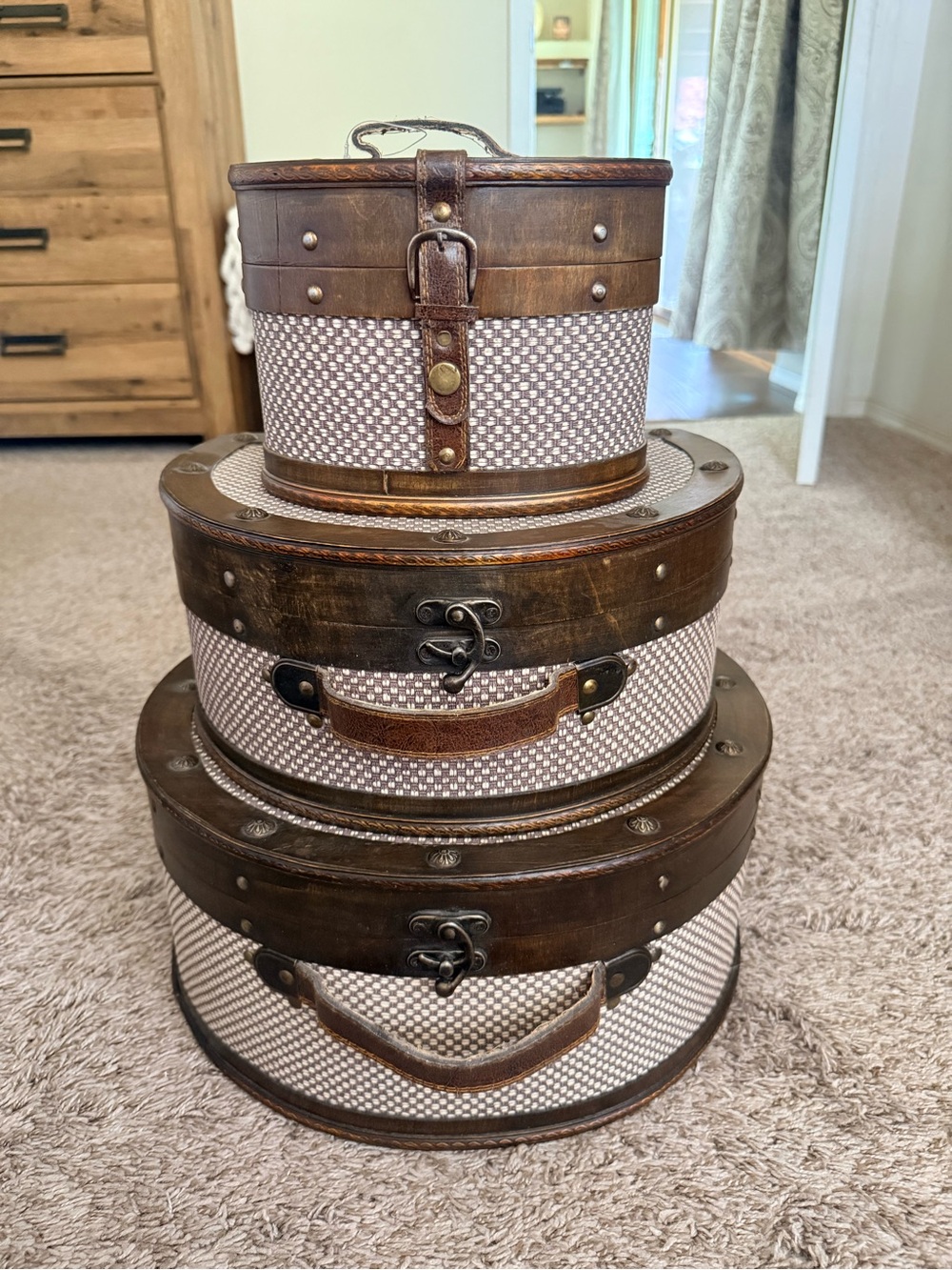 Vintage Nesting Storage/Hat Boxes